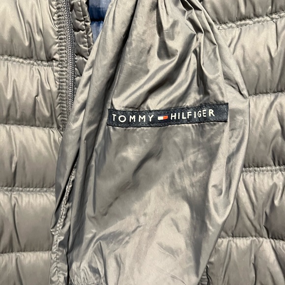 Tommy Hilfiger men’s light weight down  packable puffer jacket - Picture 6 of 10